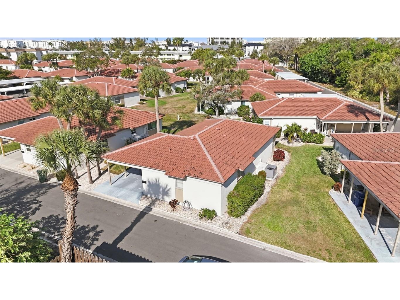 165 Vista Hermosa Circle #24A Sarasota FL 34242 N6141789 image2