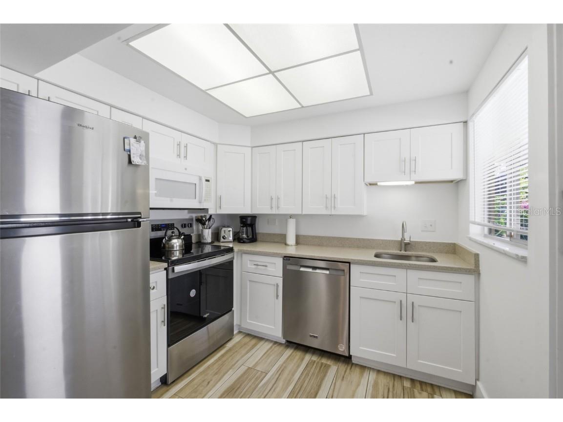 165 Vista Hermosa Circle #24A Sarasota FL 34242 N6141789 image4