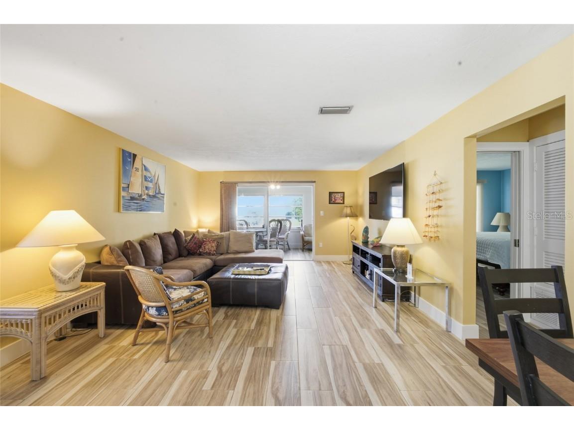 165 Vista Hermosa Circle #24A Sarasota FL 34242 N6141789 image6