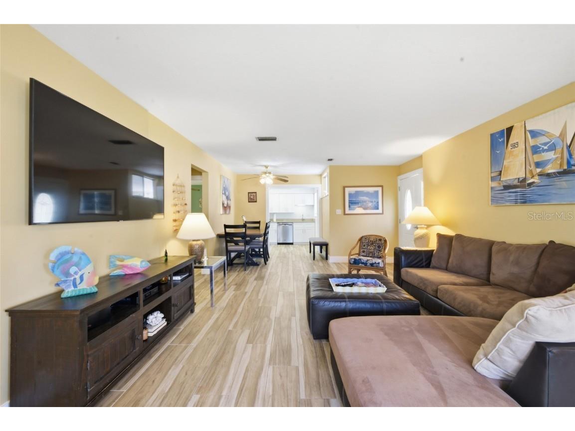 165 Vista Hermosa Circle #24A Sarasota FL 34242 N6141789 image8