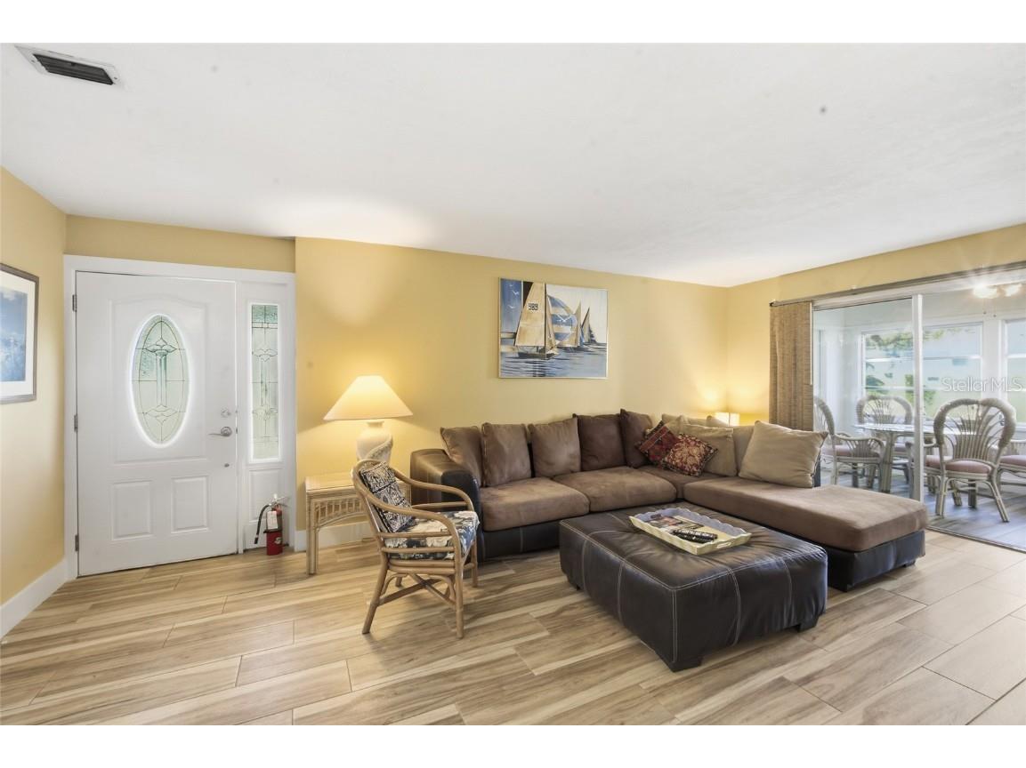 165 Vista Hermosa Circle #24A Sarasota FL 34242 N6141789 image9