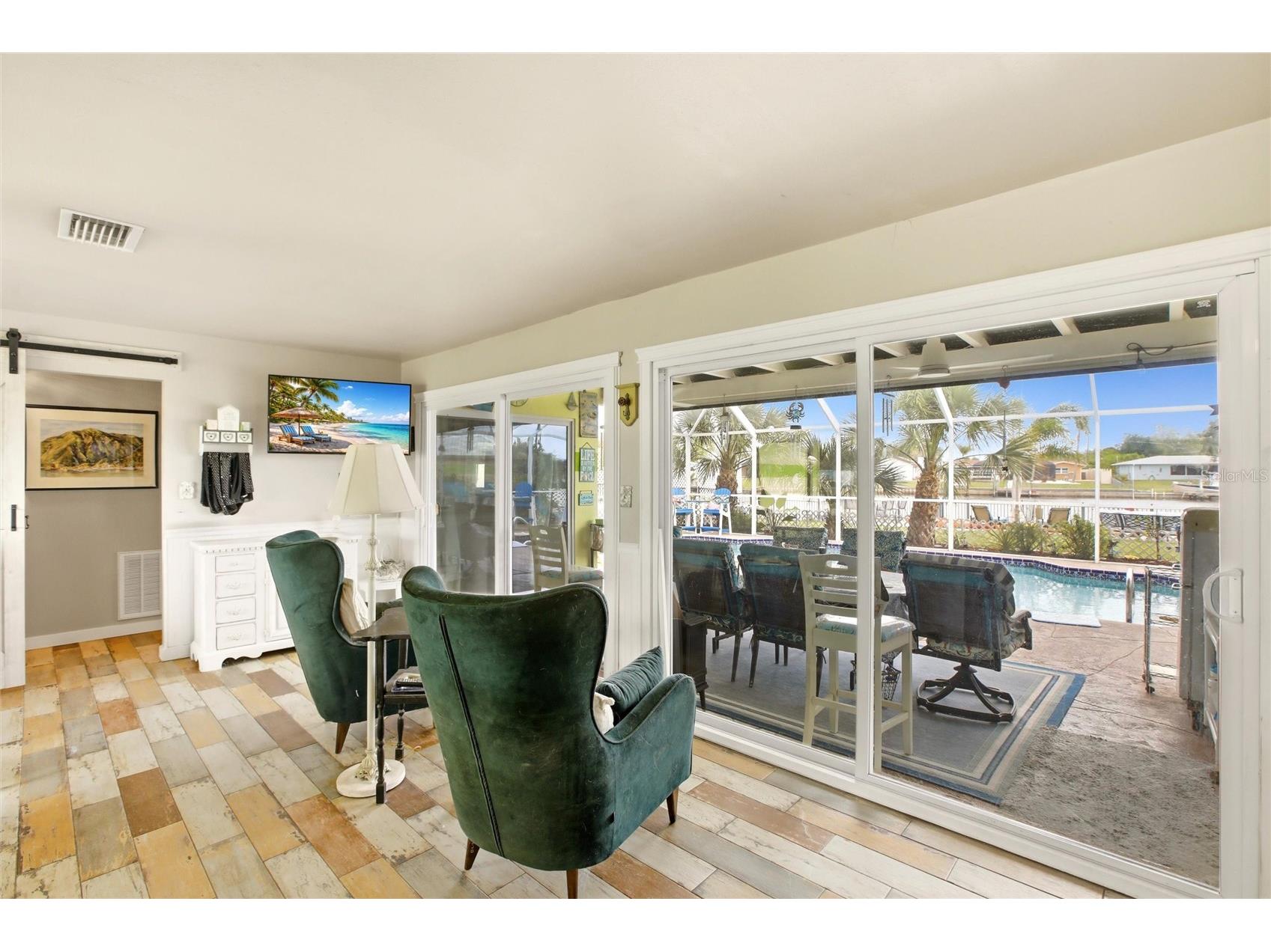165 W Tarpon Boulevard NW Port Charlotte FL 33952 C7524582 image14