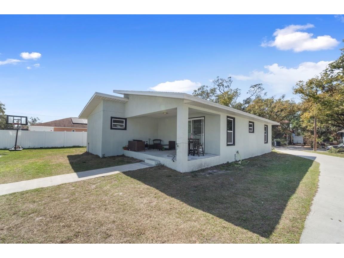 1650 14th Street S Saint Petersburg FL 33705 A4665529 image20