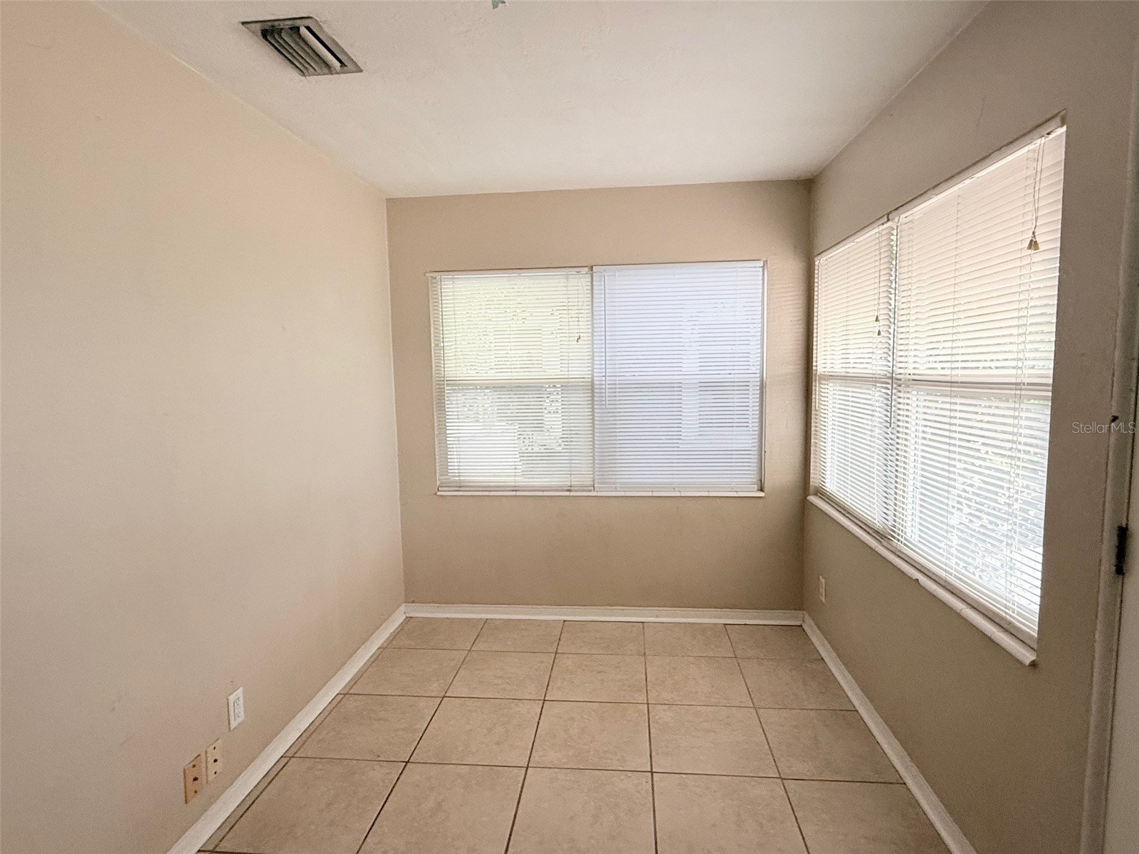 1650 30th Avenue N Saint Petersburg FL 33713 TB8504973 image18
