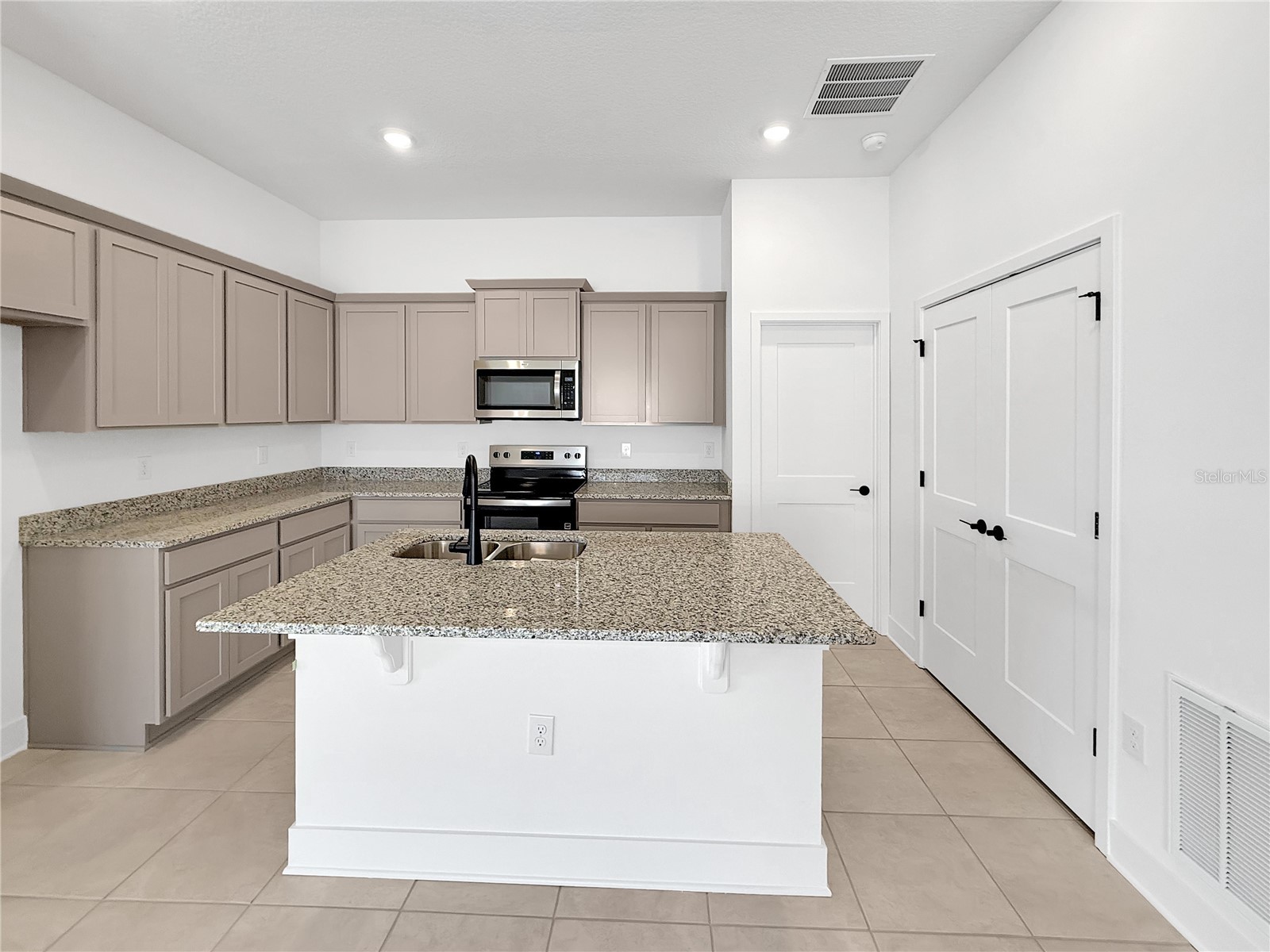 1650 Ann Rose Way Leesburg FL 34748 O6368702 image3