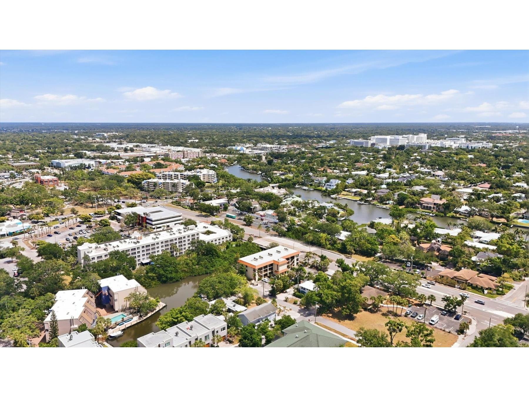 1650 Pine Tree Lane #103 Sarasota FL 34236 - HUDSON BAYOU A4692661 image2