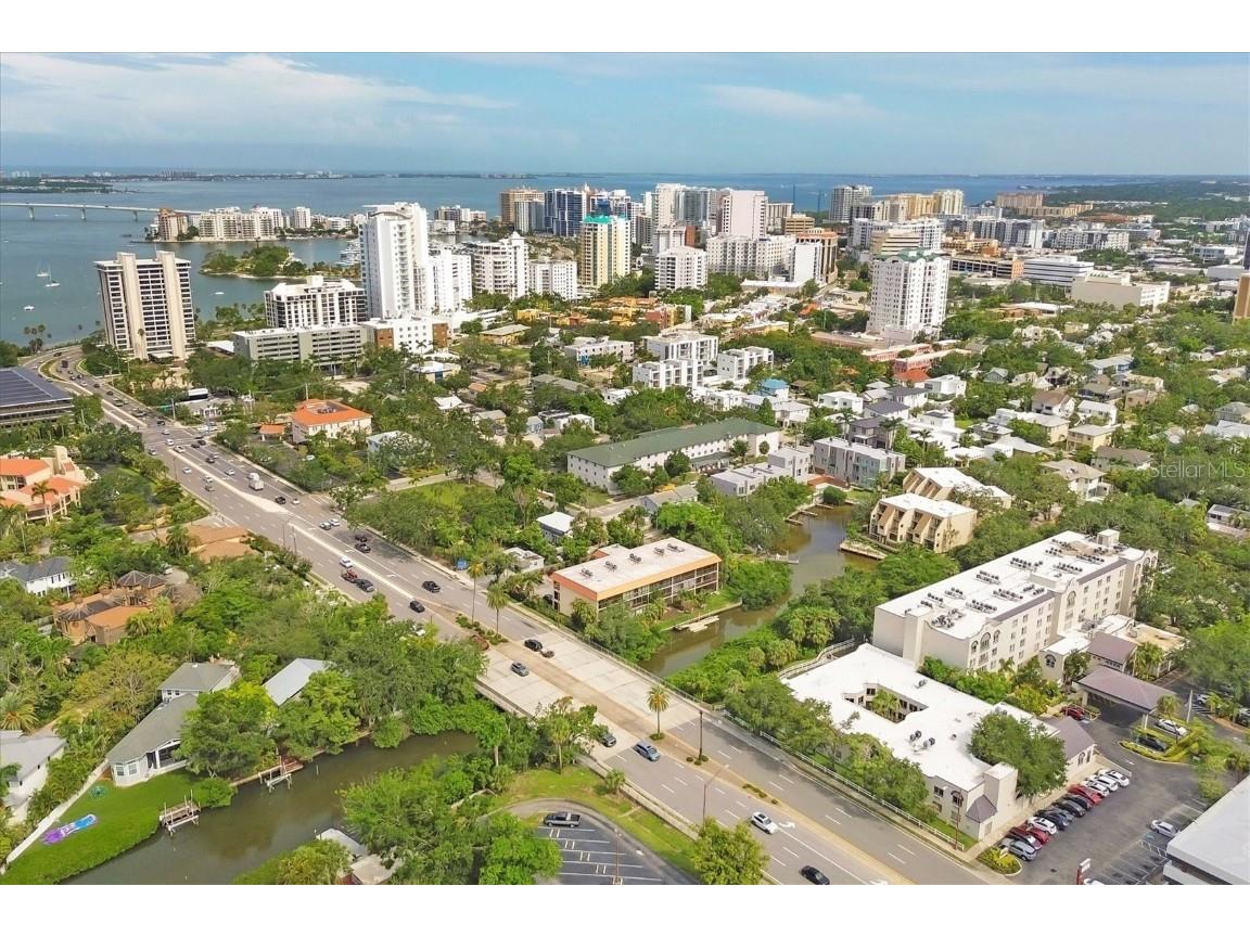 1650 Pine Tree Lane #105 Sarasota FL 34236 - HUDSON BAYOU A4657196 image1