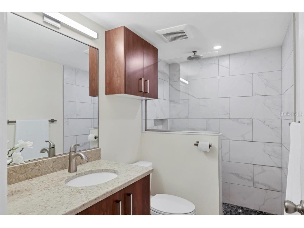 1650 Pine Tree Lane #105 Sarasota FL 34236 - HUDSON BAYOU A4657196 image19