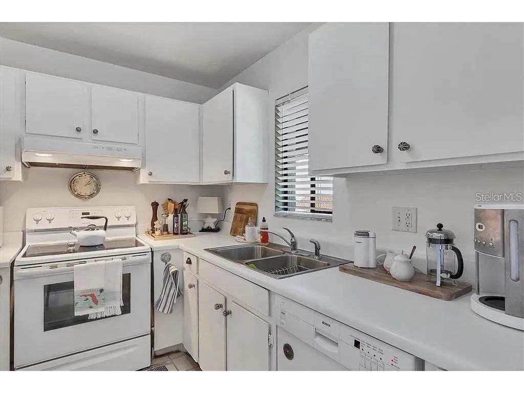 1650 Stickney Point Road #50-202 Sarasota FL 34231 - SARASOTA BAY A4672337 image8