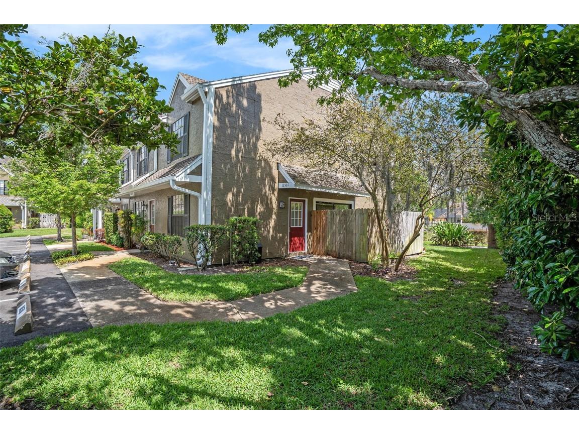 16501 Lake Brigadoon Circle Tampa FL 33618 T3517039 image1