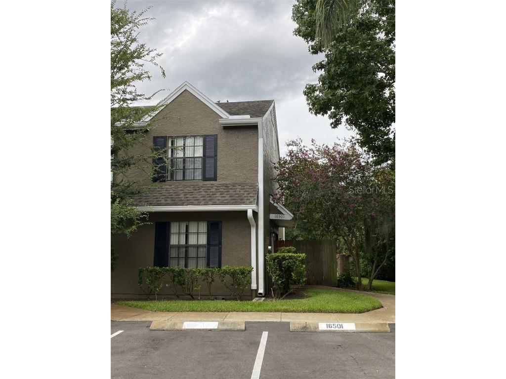 16501 Lake Brigadoon Circle Tampa FL 33618 T3542158 image1