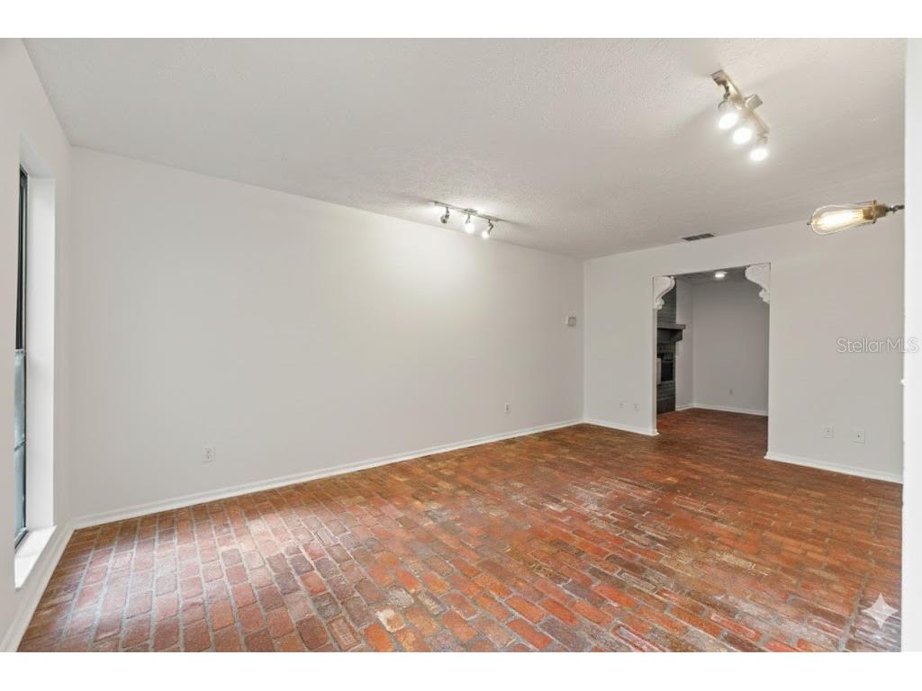 16502 E Course Drive Tampa FL 33624 W7878503 image2