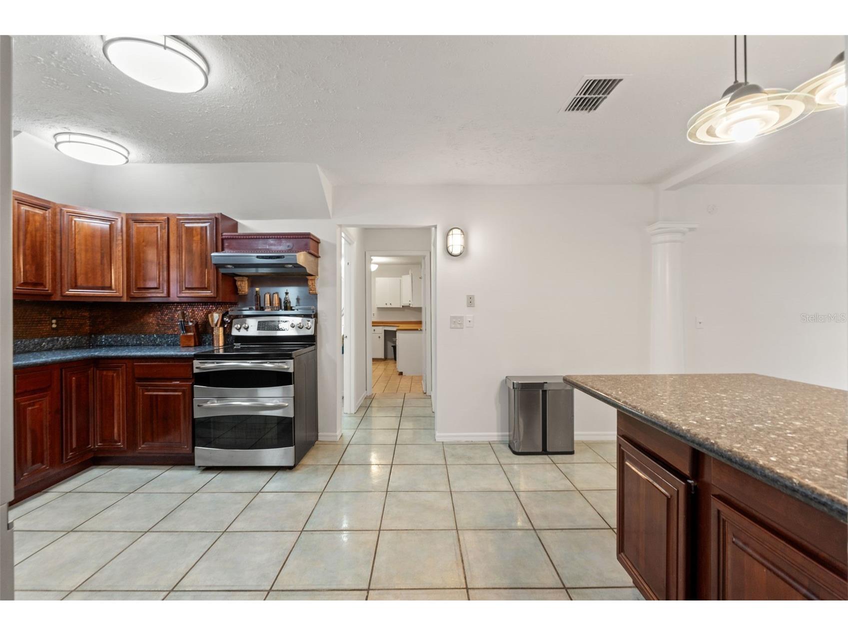 16502 E Course Drive Tampa FL 33624 W7878503 image20