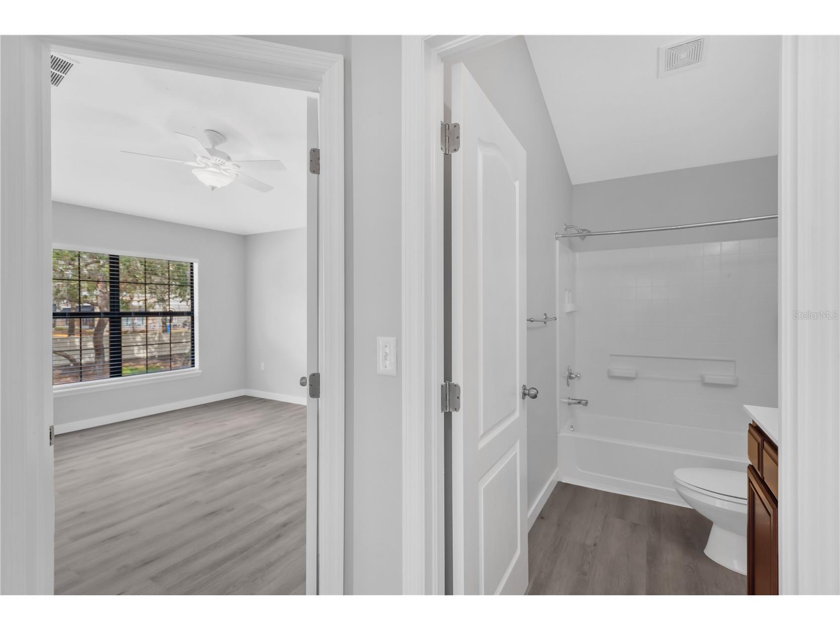 16505 Kingletridge Avenue Lithia FL 33547 TB8483473 image19
