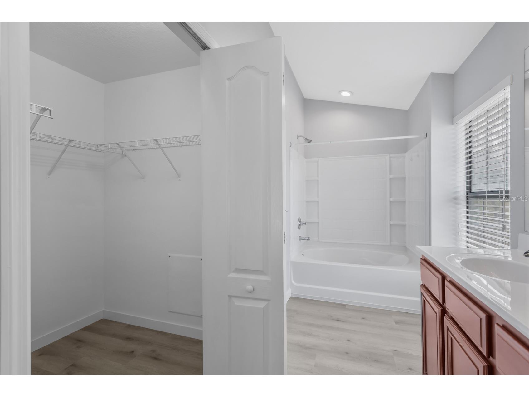 16505 Kingletridge Avenue Lithia FL 33547 TB8483473 image24
