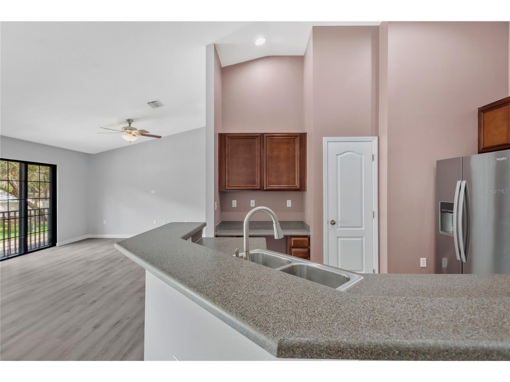 16505 Kingletridge Avenue Lithia FL 33547 TB8483473 image8