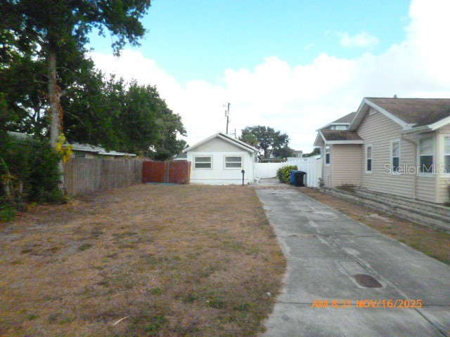 1651 32 Avenue N Saint Petersburg FL 33713 TB8449079 image1