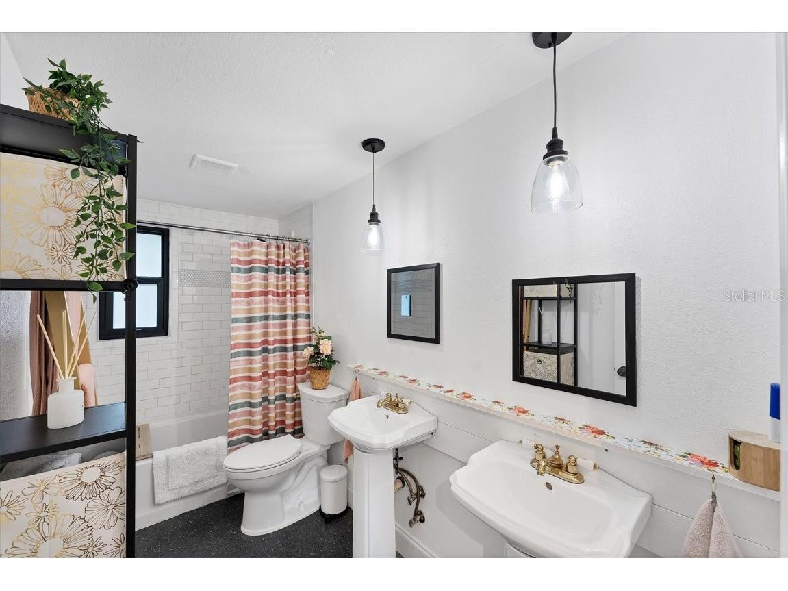 1651 Lakeview Place Englewood FL 34223 D6143973 image24