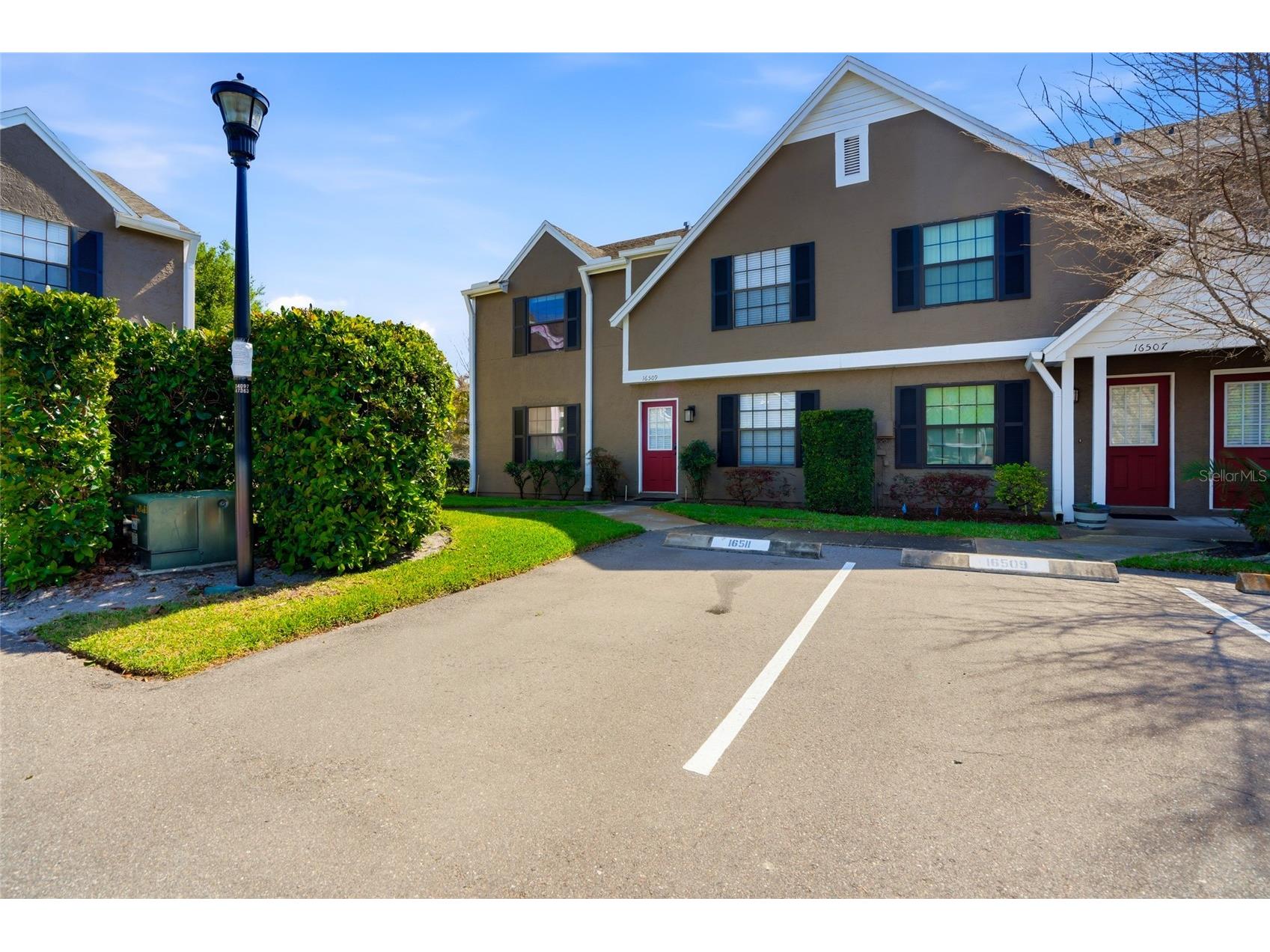 16511 Lake Brigadoon Circle Tampa FL 33618 TB8485552 image1