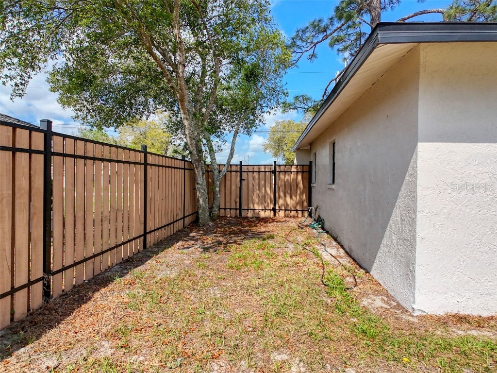 1652 Larkin Road Spring Hill FL 34608 W7876878 image27