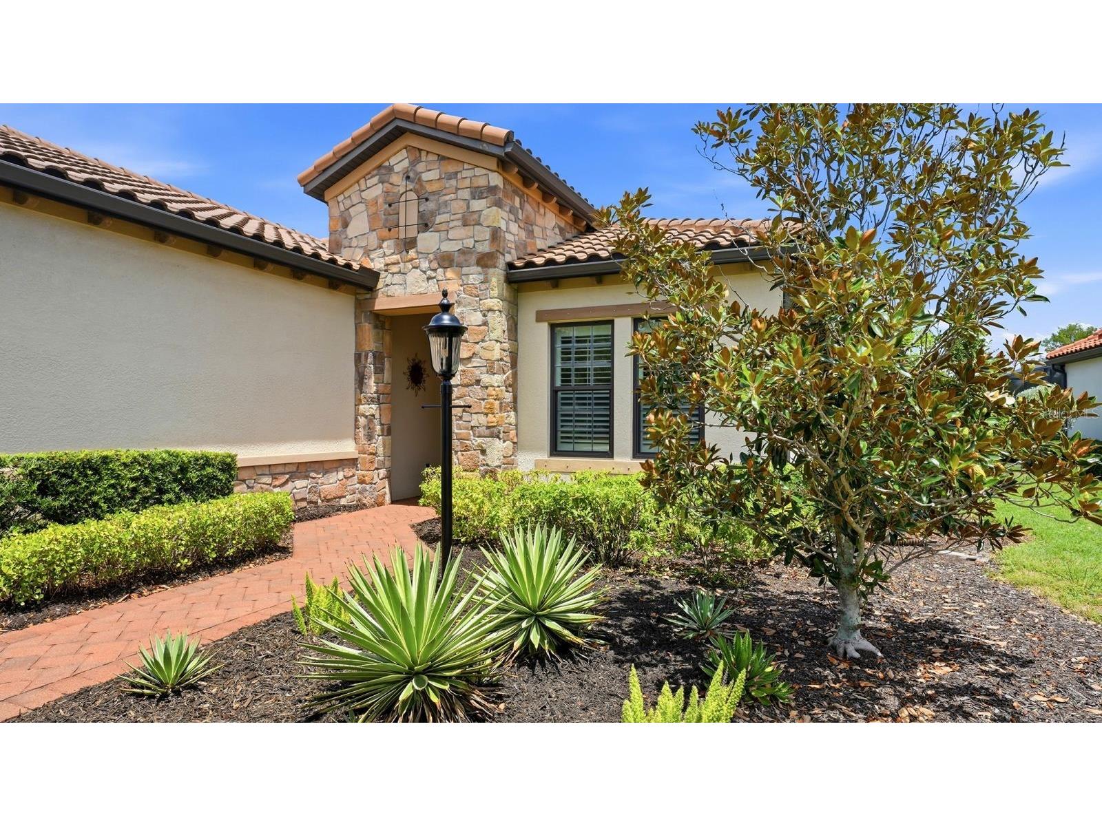 16525 Hillside Circle Lakewood Ranch FL 34202 A4699636 image8