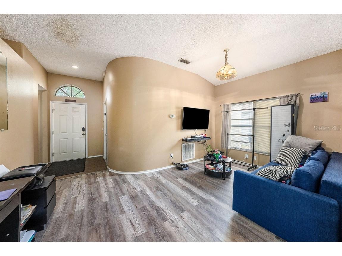 1653 Portsmouth Lake Drive Brandon FL 33511 TB8453912 image5