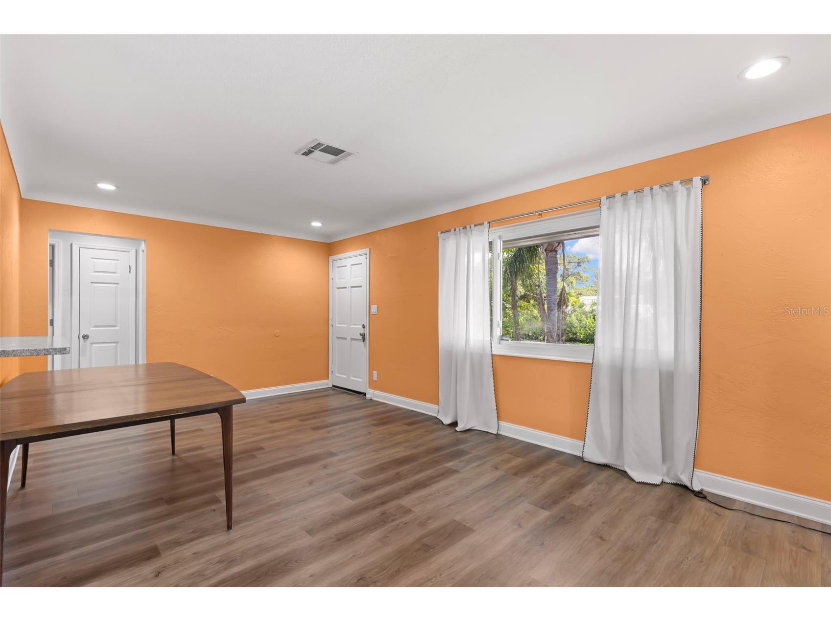 1654 50th Avenue N Saint Petersburg FL 33714 TB8432645 image3