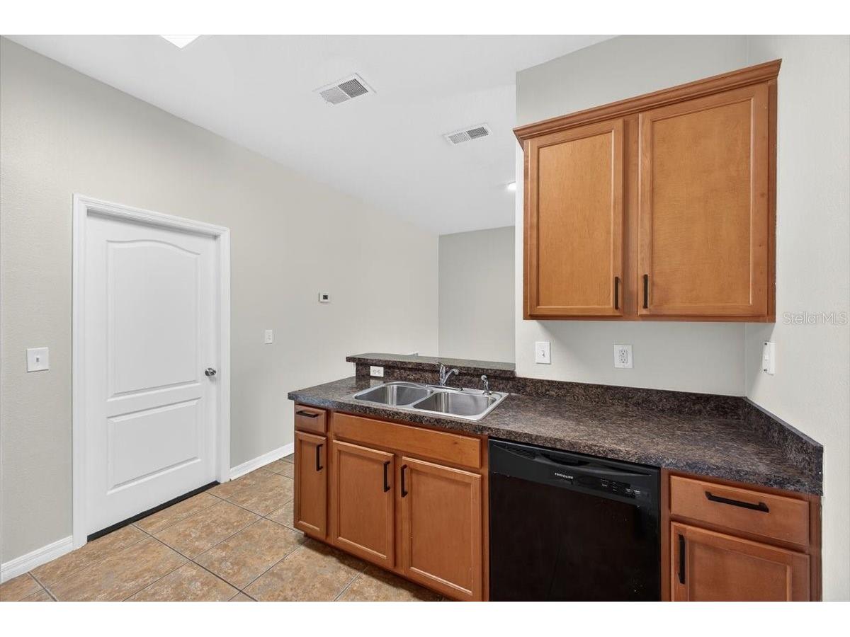 1654 J Lawson Boulevard Orlando FL 32824 TB8494759 image11