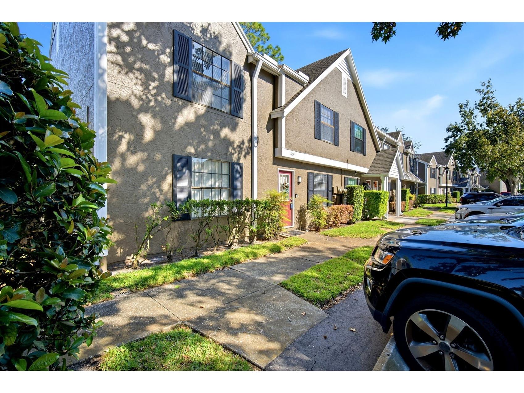 16545 Lake Brigadoon Circle Tampa FL 33618 TB8494503 image3