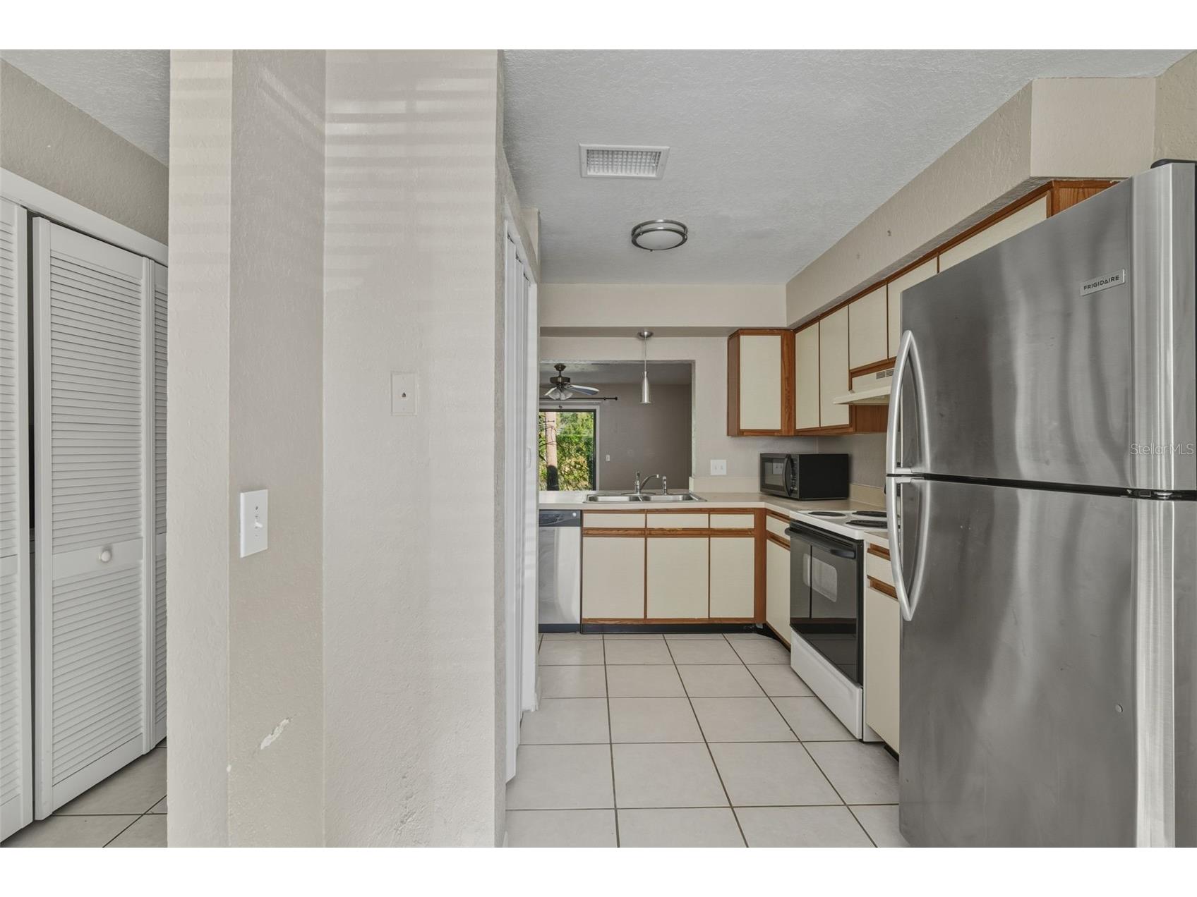 16545 Lake Brigadoon Circle Tampa FL 33618 TB8494503 image5