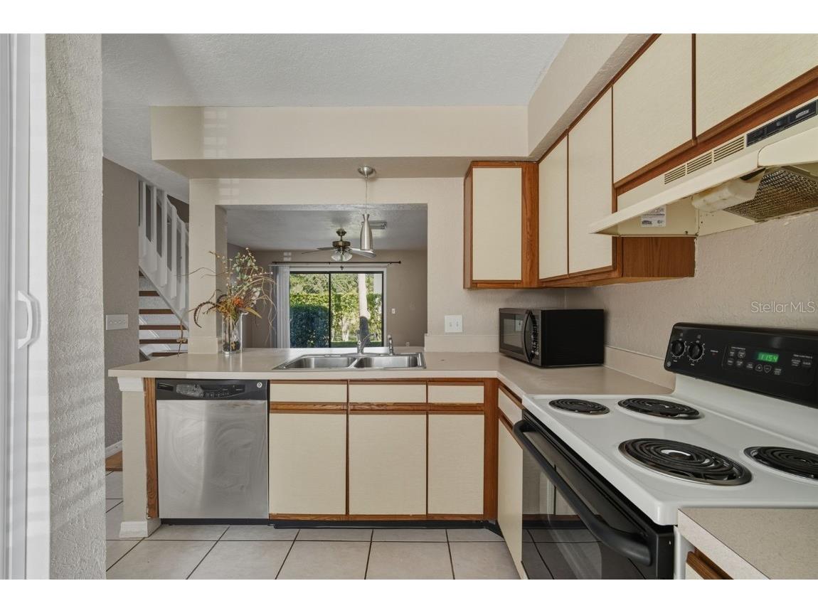 16545 Lake Brigadoon Circle Tampa FL 33618 TB8448636 image6