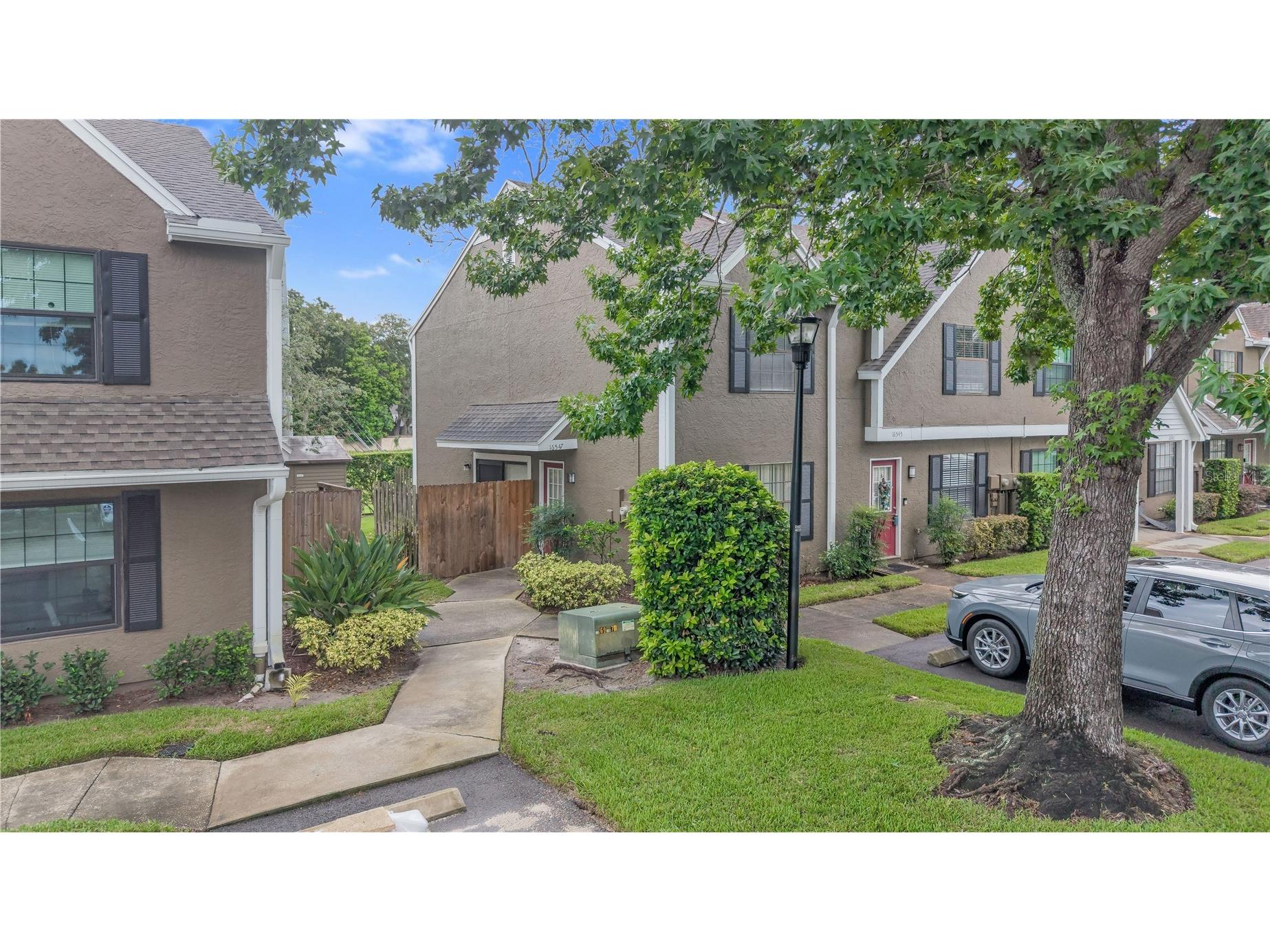16547 Lake Brigadoon Circle Tampa FL 33618 TB8526604 image2