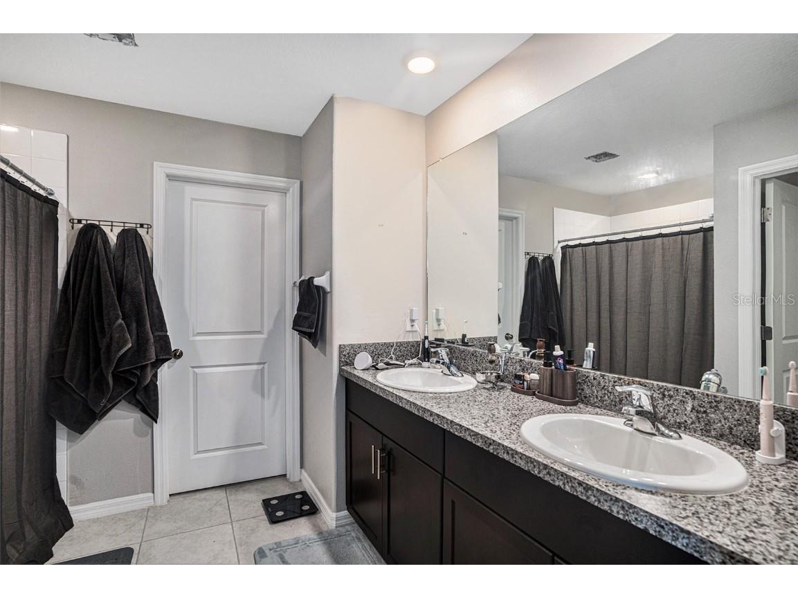 1655 Blue Rose Drive Ruskin FL 33570 TB8395432 image16