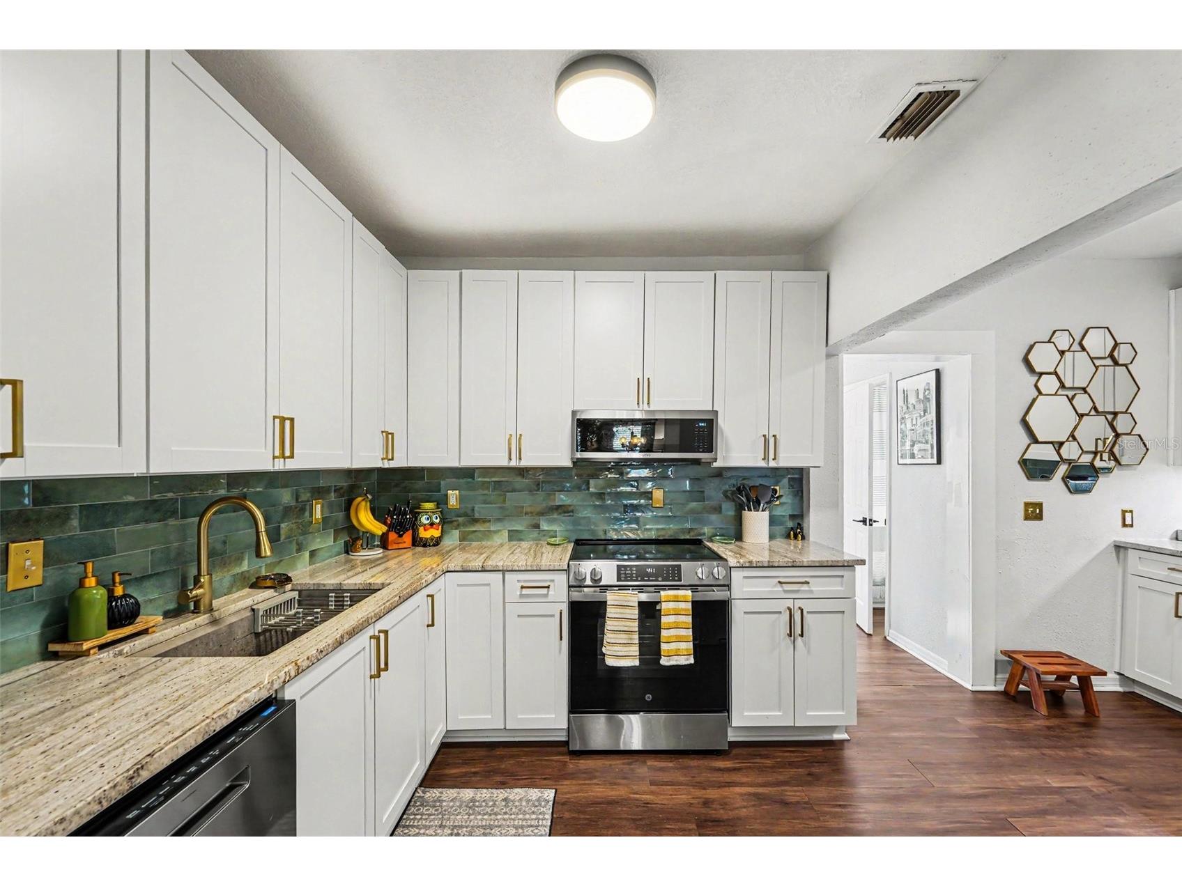 1655 Preston St S Saint Petersburg FL 33712 TB8509708 image7