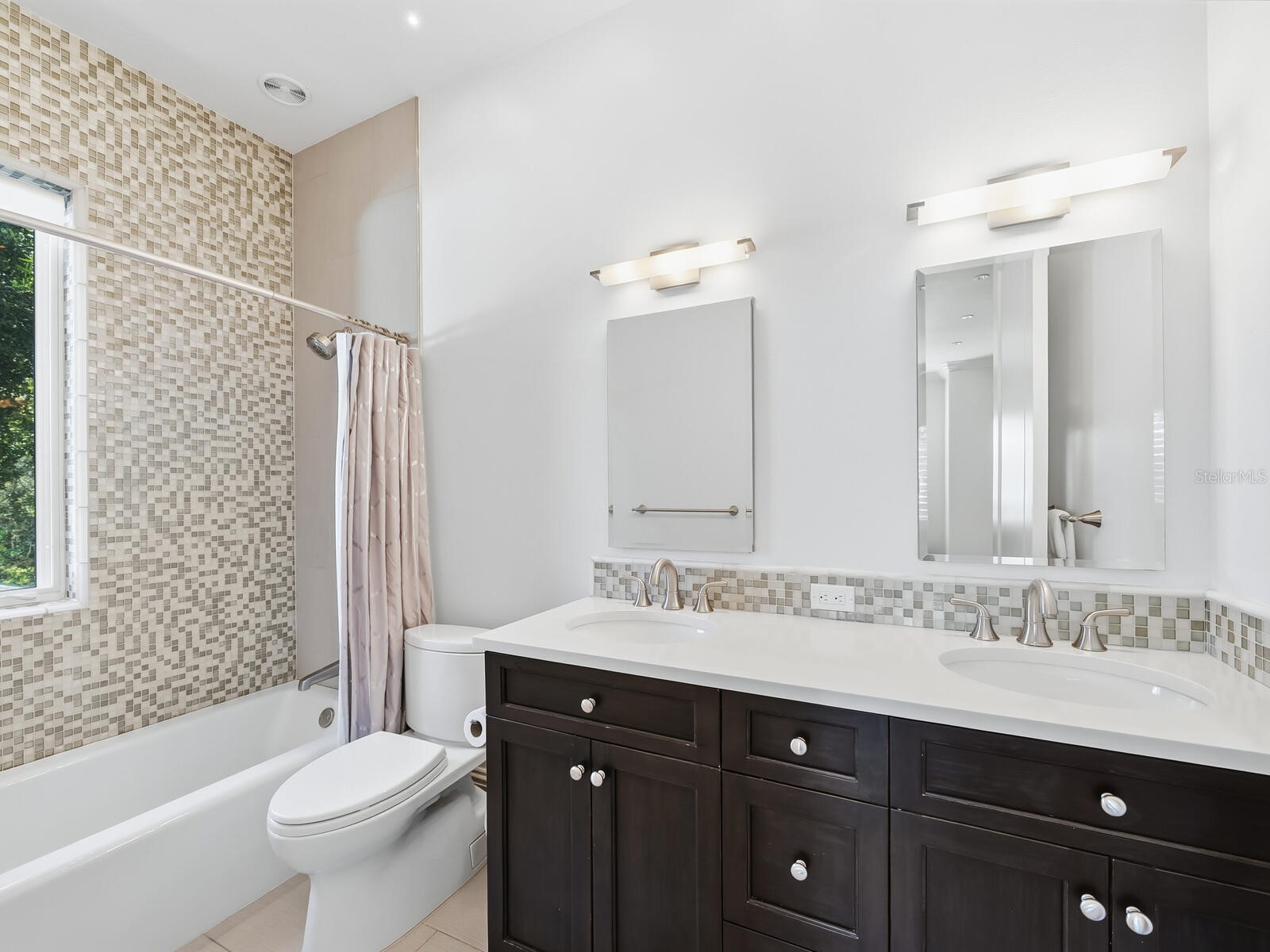 1655 South Drive Sarasota FL 34239 A4684423 image30