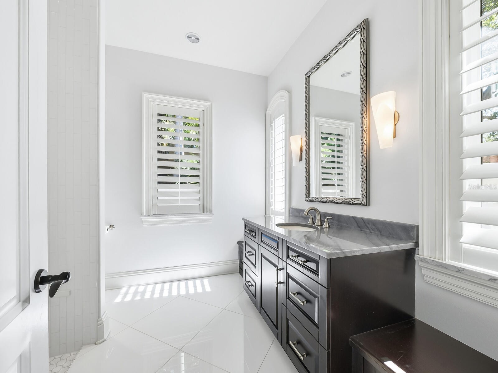 1655 South Drive Sarasota FL 34239 A4684423 image32