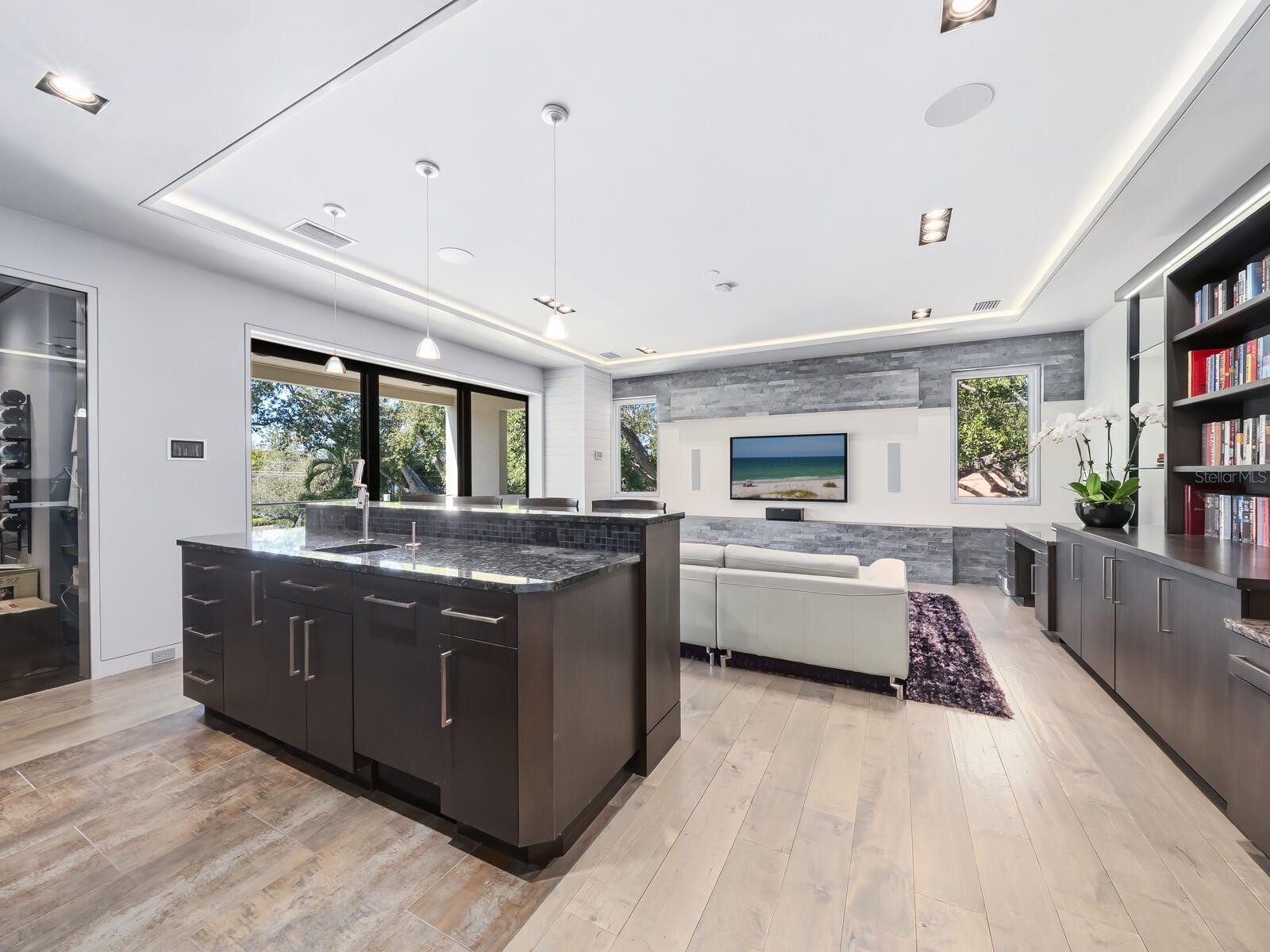 1655 South Drive Sarasota FL 34239 A4684423 image38