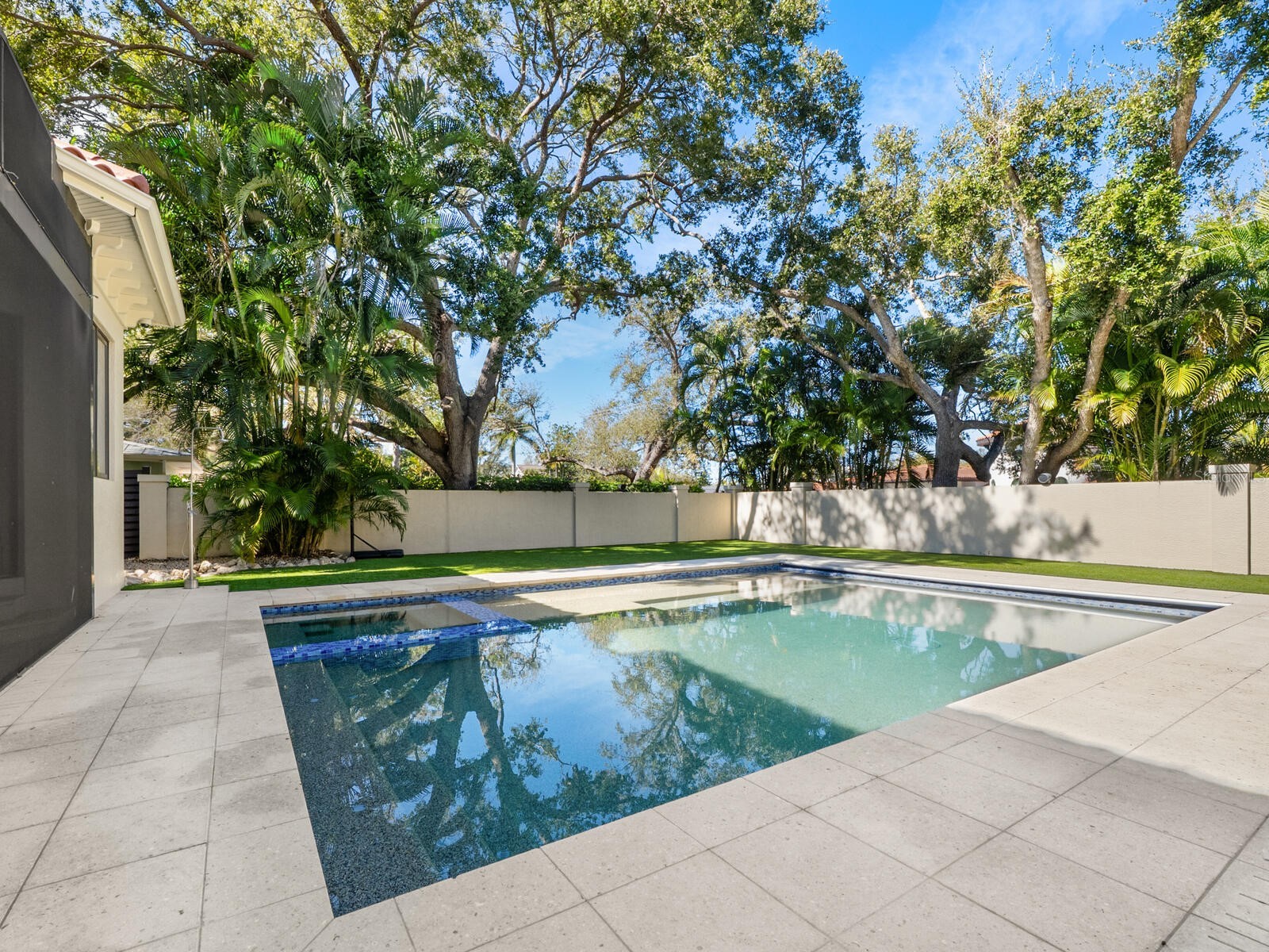 1655 South Drive Sarasota FL 34239 A4684423 image46