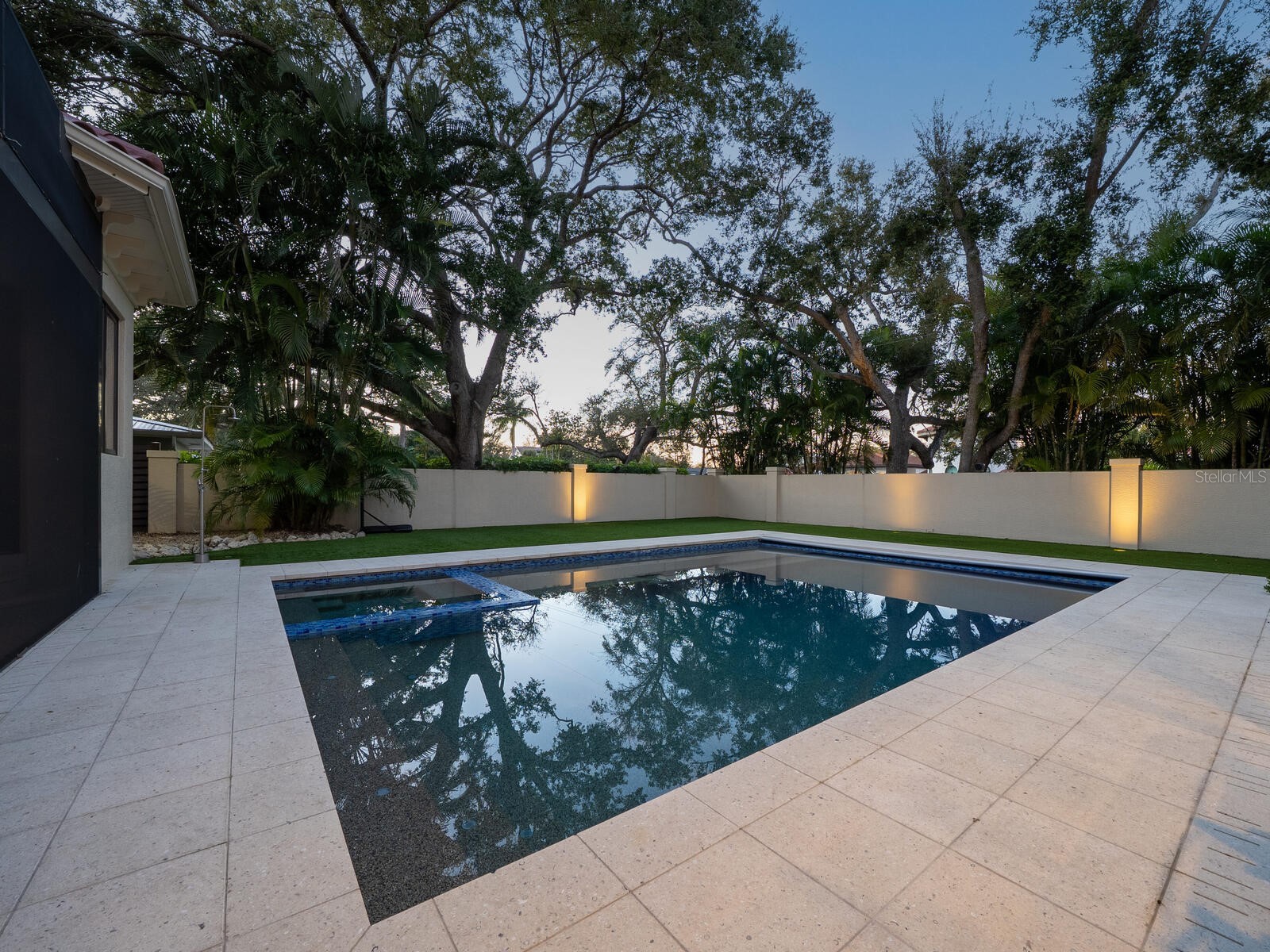 1655 South Drive Sarasota FL 34239 A4684423 image50