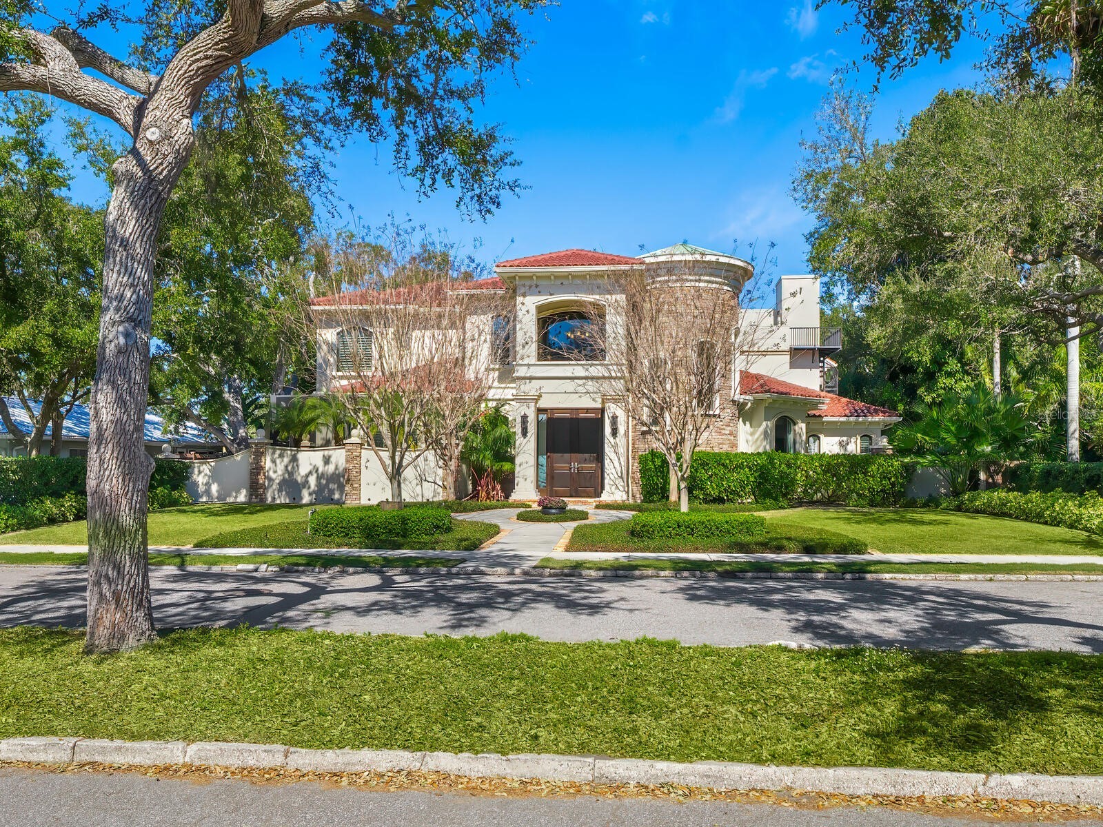 1655 South Drive Sarasota FL 34239 A4684423 image6
