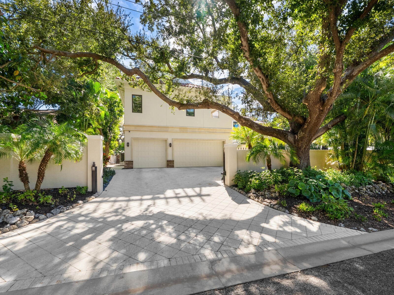 1655 South Drive Sarasota FL 34239 A4684423 image62