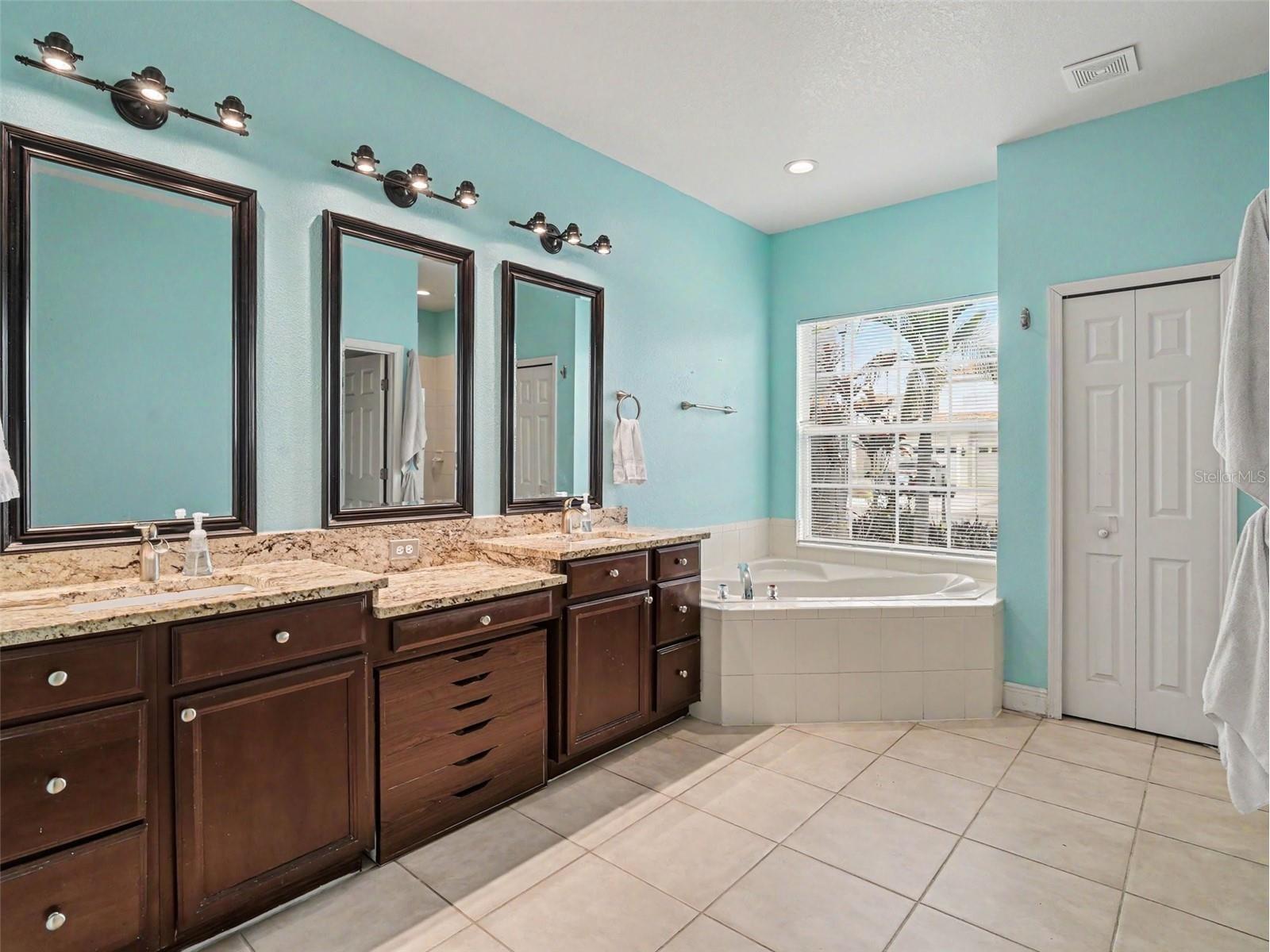 1656 Pinyon Pine Dr Sarasota FL 34240 TB8501410 image4