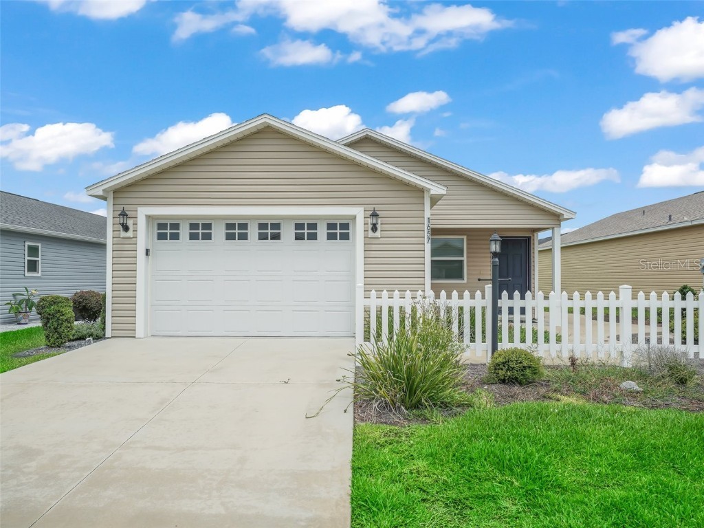 1657 Mcdonald Court The Villages FL 32163 OM705624 image1