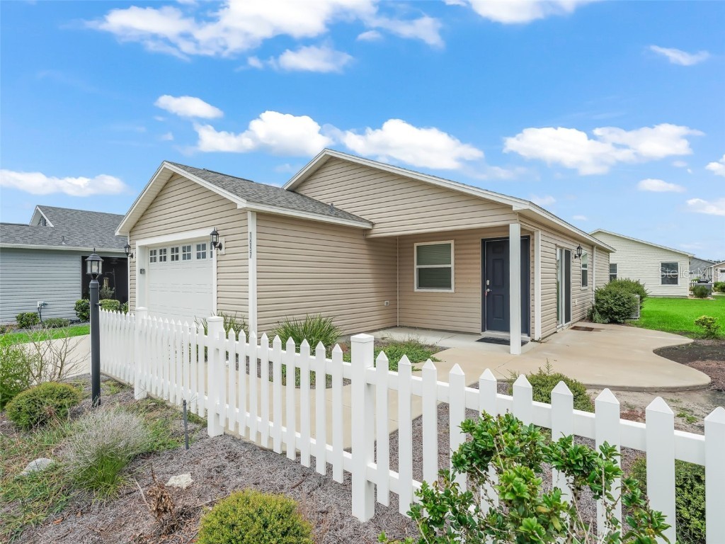 1657 Mcdonald Court The Villages FL 32163 OM705624 image2