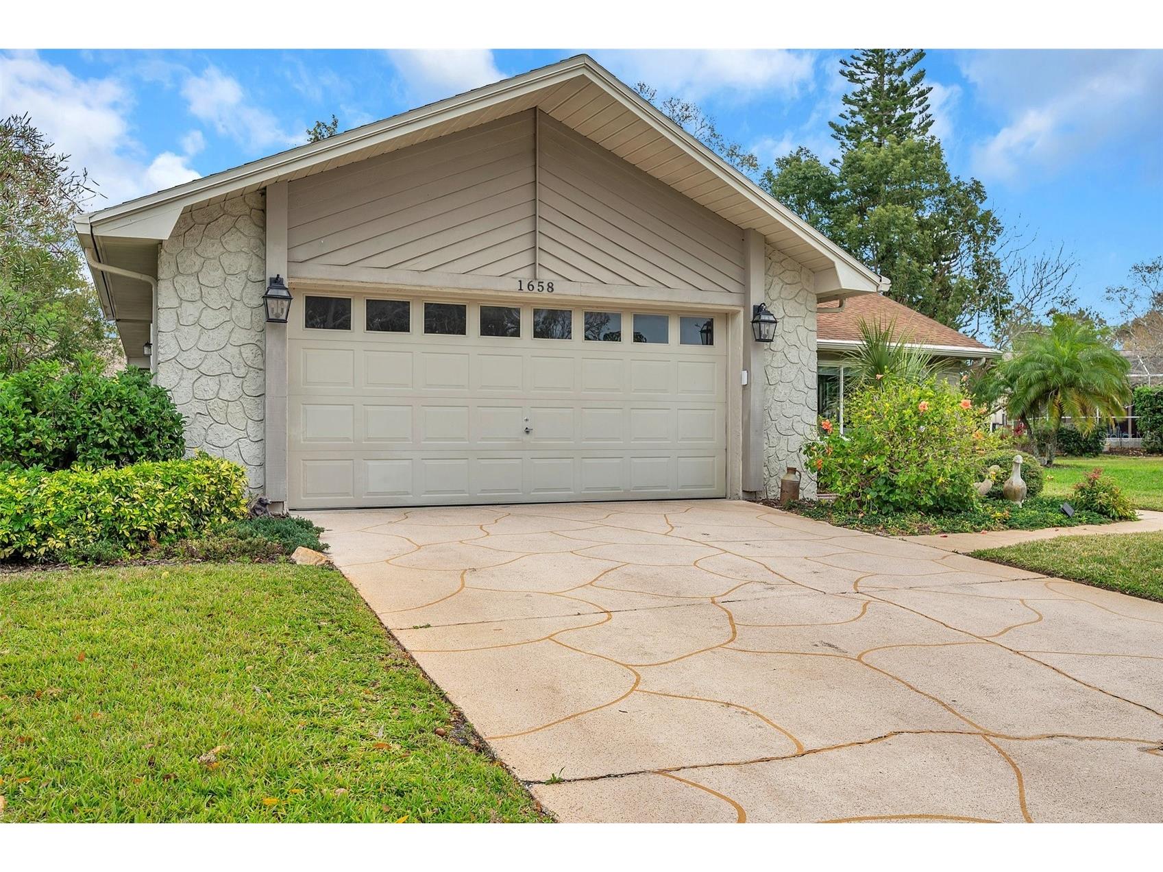 1658 Macdonnell Court Palm Harbor FL 34684 - LAKE TARPON TB8502638 image3