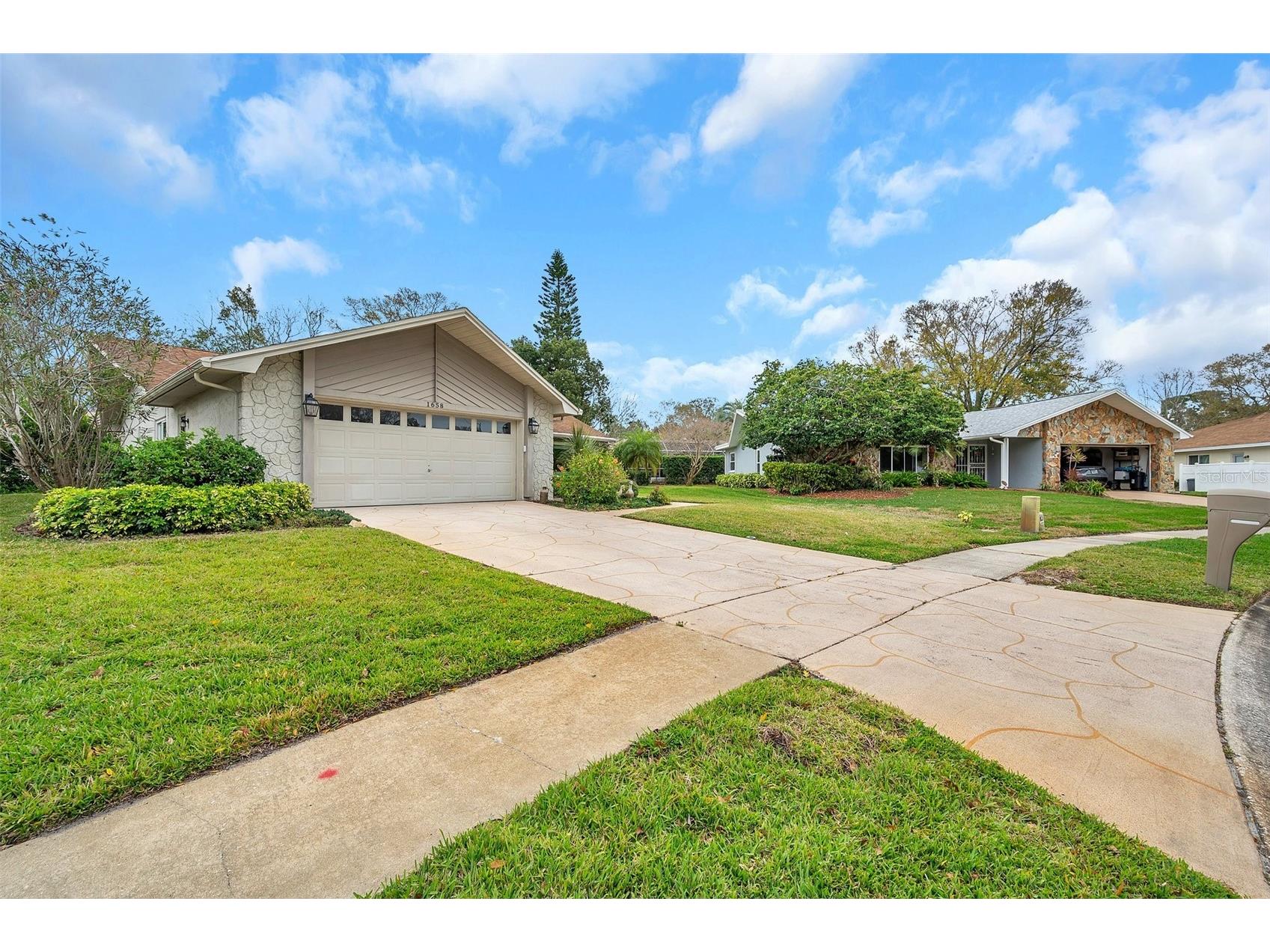 1658 Macdonnell Court Palm Harbor FL 34684 - LAKE TARPON TB8502638 image4