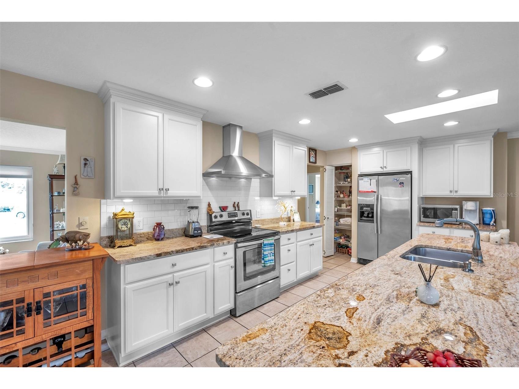 1658 Macdonnell Court Palm Harbor FL 34684 - LAKE TARPON TB8502638 image9