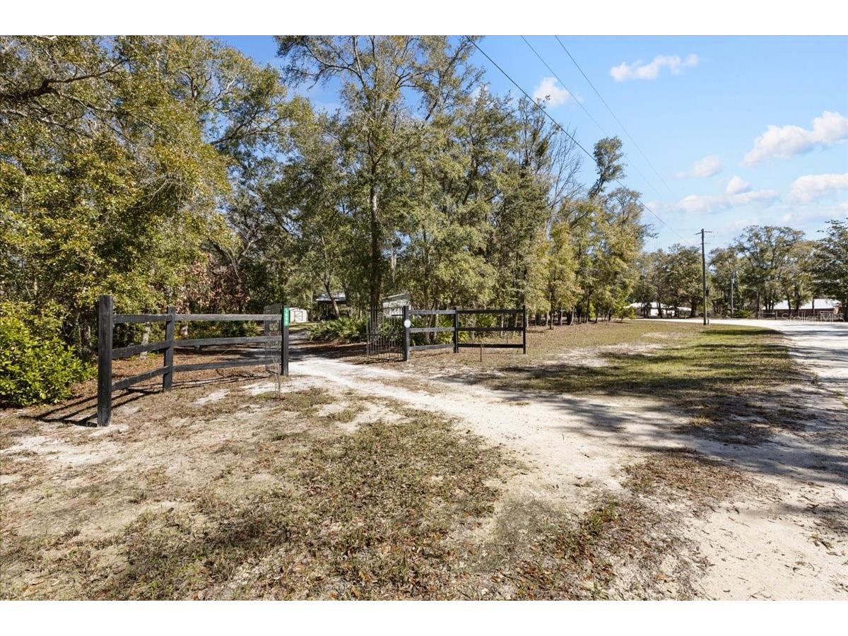 1658 NE 743rd Street Old Town FL 32680 GC537628 image40