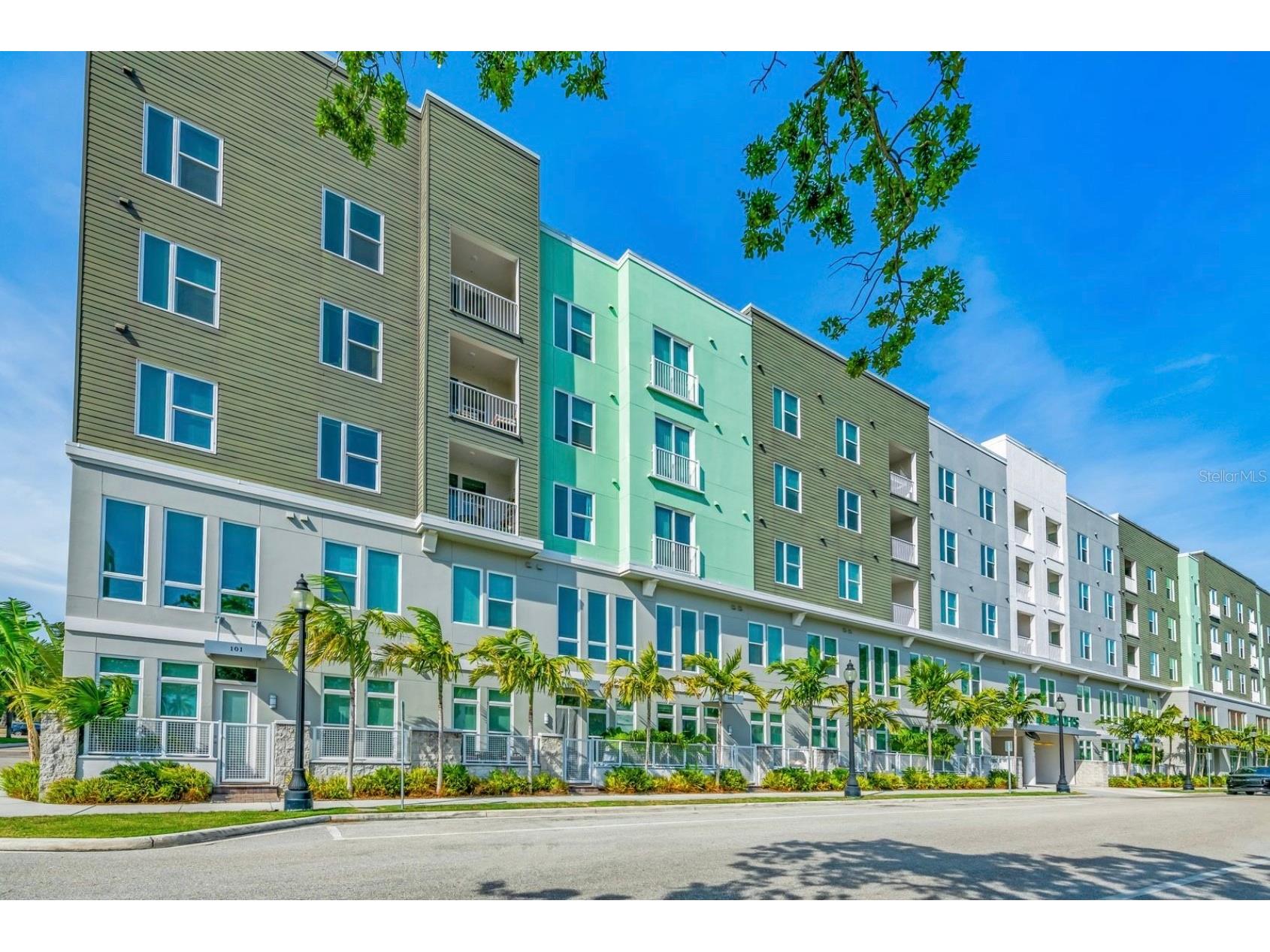 1659 2nd Street Sarasota FL 34236 A4684020 image1
