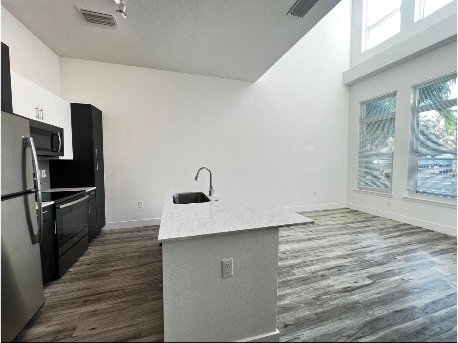 1659 2nd Street Sarasota FL 34236 A4684020 image13